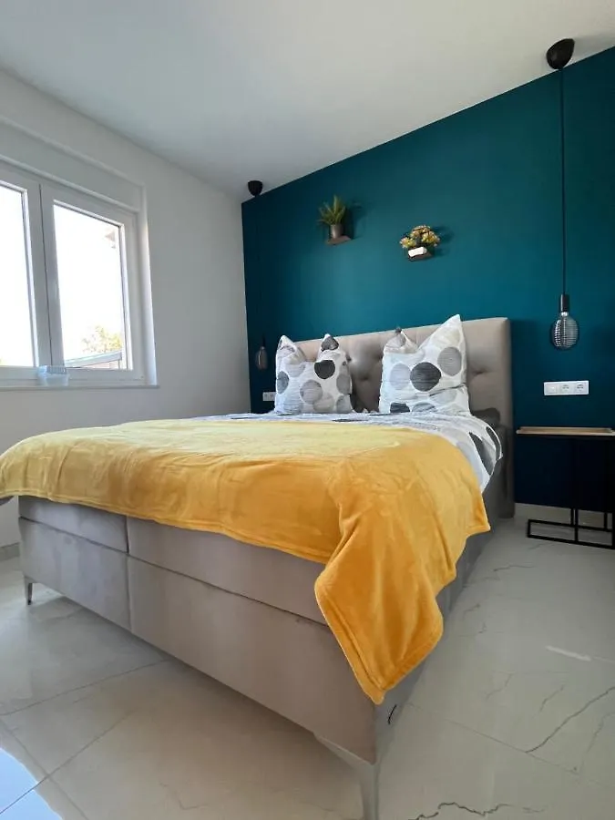 Holiday home Poolhouse Flip Flop - Mit Privatem Pool Villa Vir